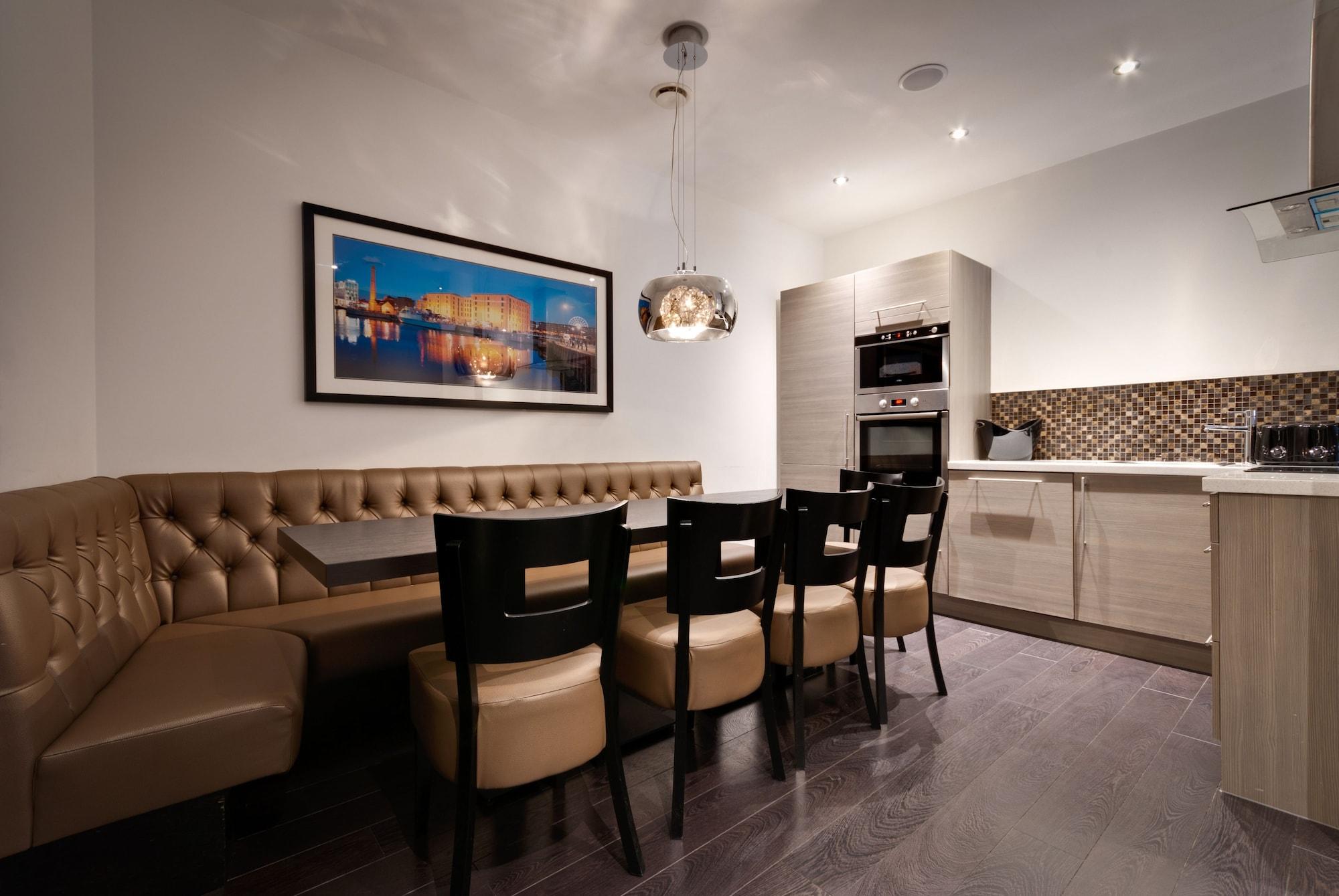 Epic Apartments Seel Street Ливърпул Екстериор снимка