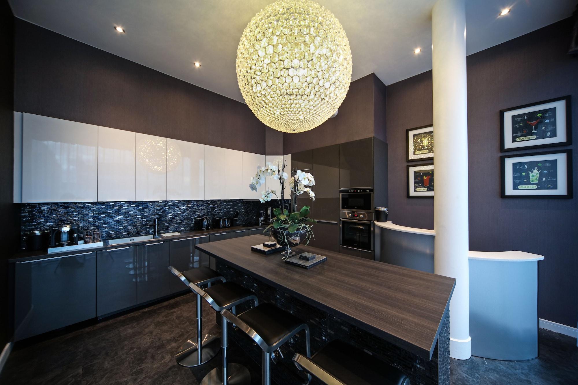Epic Apartments Seel Street Ливърпул Екстериор снимка